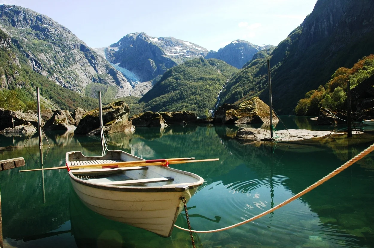 Icefall_in_Norway.jpg