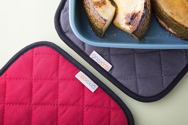 Baking lately? Check out our Grab &amp; Grip pot holders. Great for grabbing large hot items or precisely gripping smaller items. #cookduo #functionallyfresh #potholder #trivet