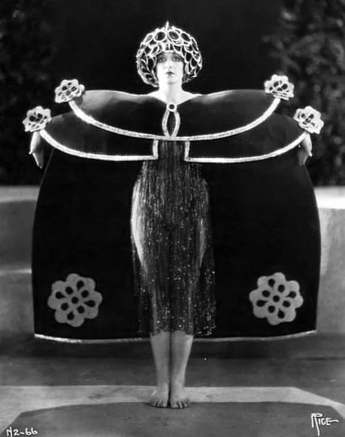 Salome 8 Black Best.jpg