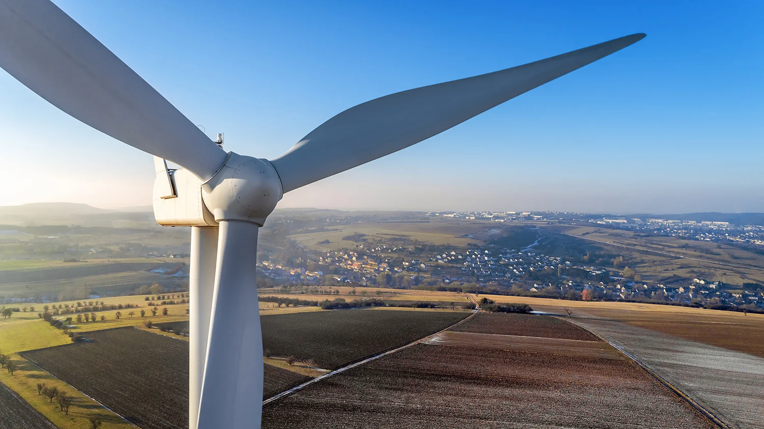 Wind-Farm_561056710.jpg