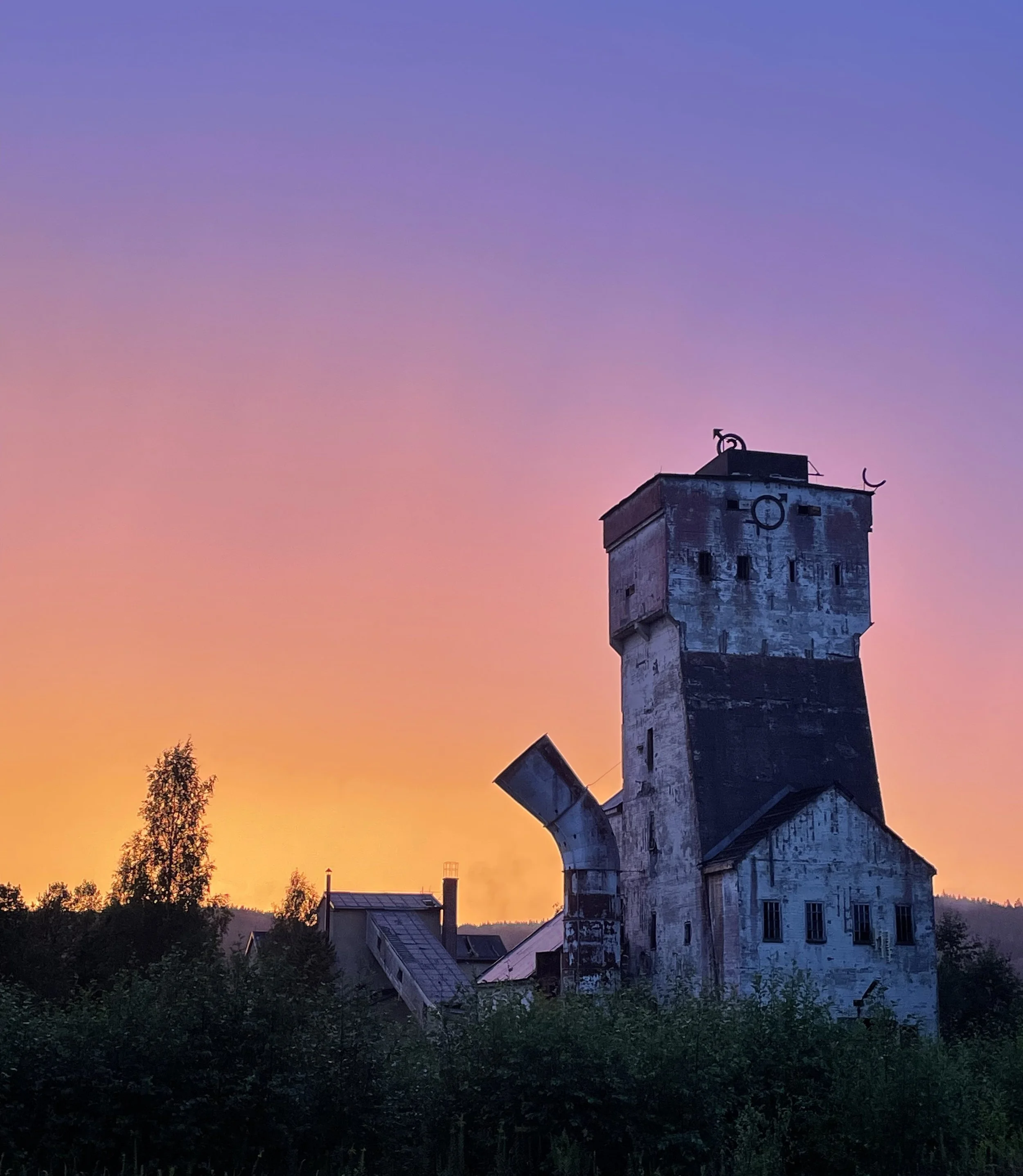 Four Grams from a Dying Star