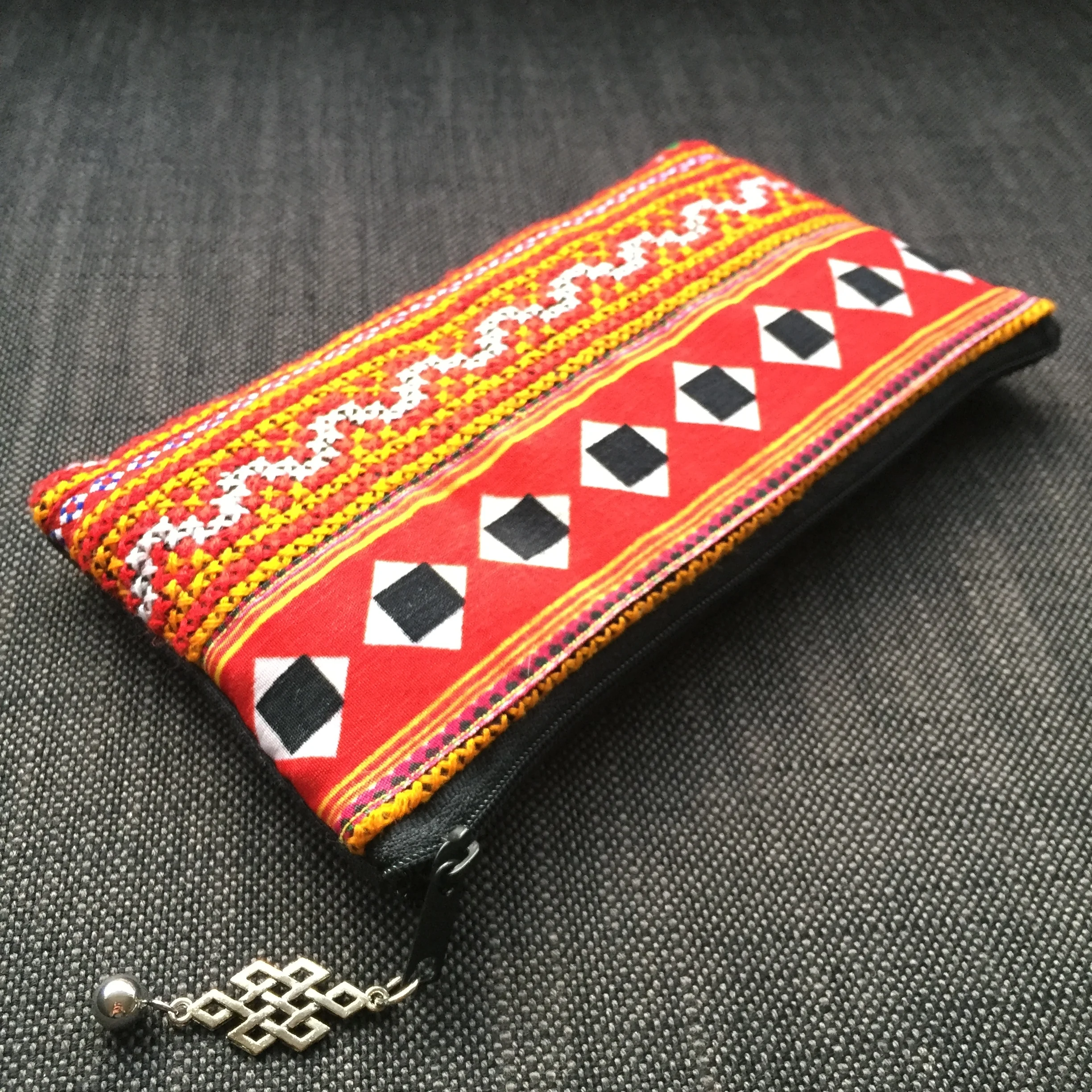 Ethnic make-up purse