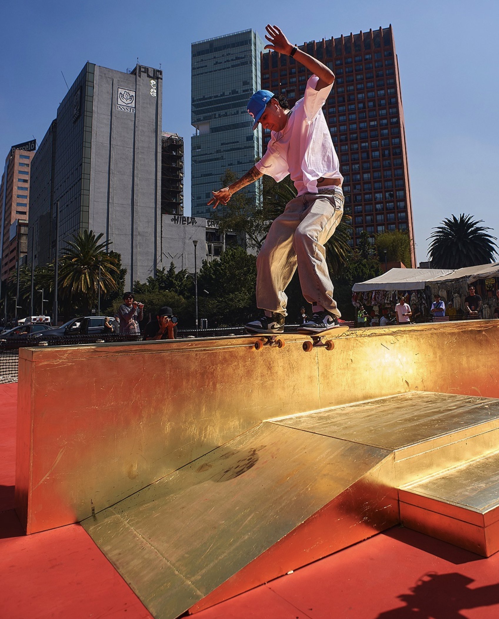 Monument to Air - Monumento a la Revolución Mexico City