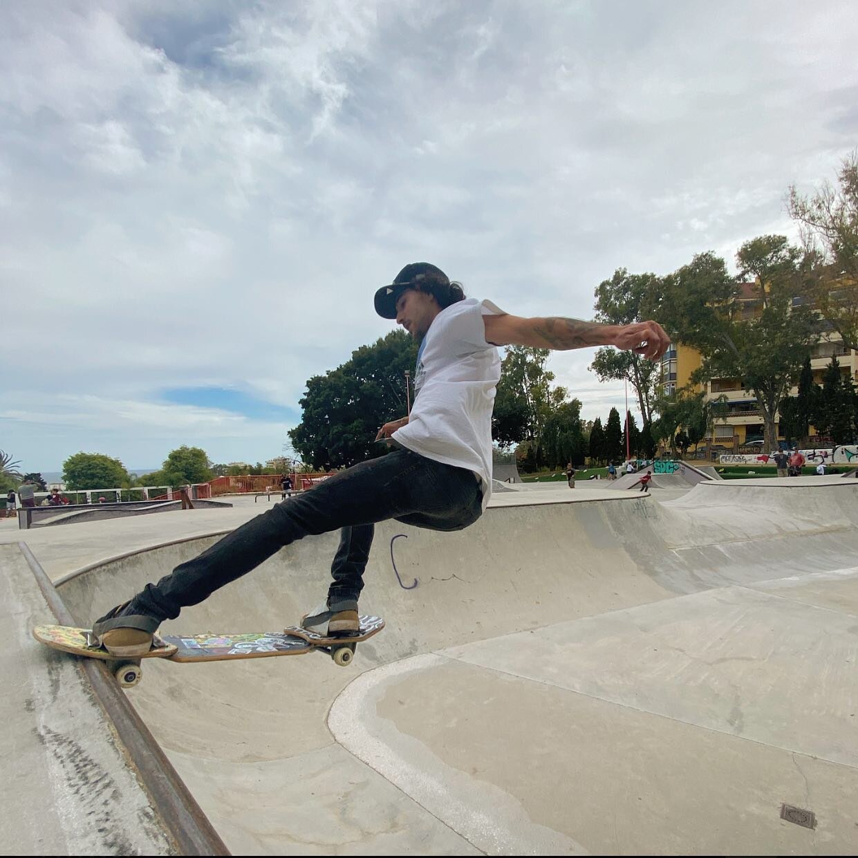 David charging batteries🔋👌🏻
#dimensionboards #streetboard #skatepark #malaga #picture #snakeeverydamnday #snakeboard