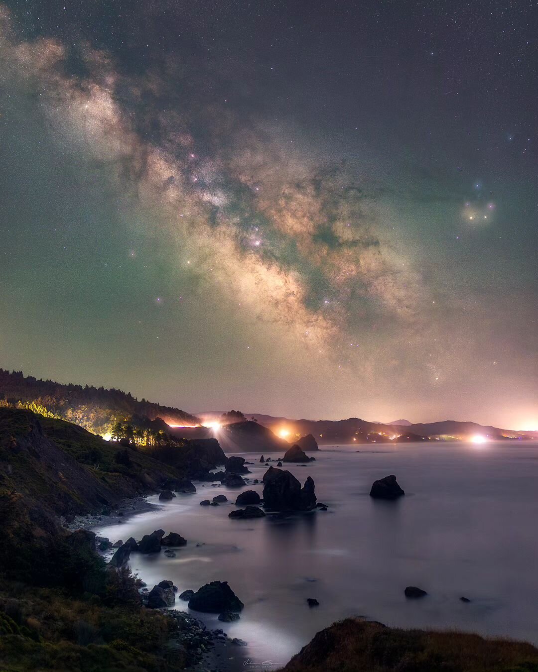 Summer nights along the Oregon Coast
____________________________________________ 

This might be the only decent Milky Way shot I'll take this season along the Oregon coast. Glad this photo was taken with my good bud @dreamcapturedimages on a nice r