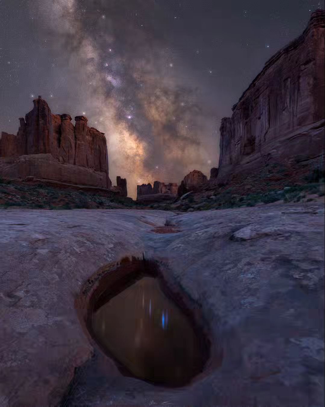 Moab Nights
____________________________________________ 

Arches National Park quickly became one of my top 3 National Parks I've had the chance to explore. Amazing to see how the park changes from sunrise, sunset and into the middle of the night. S