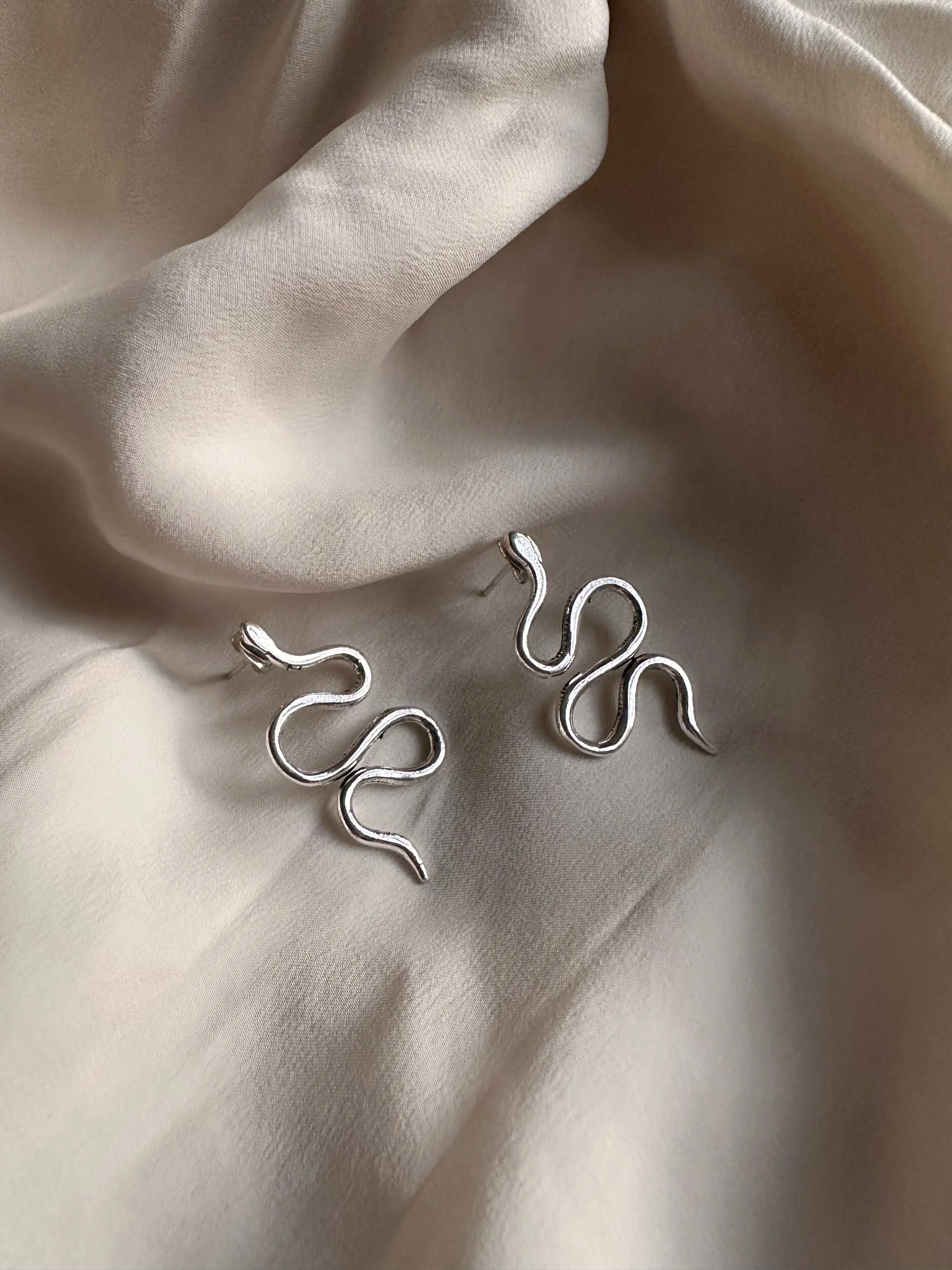 ED0C04B7-B372-42A1-9224-C60081822D53