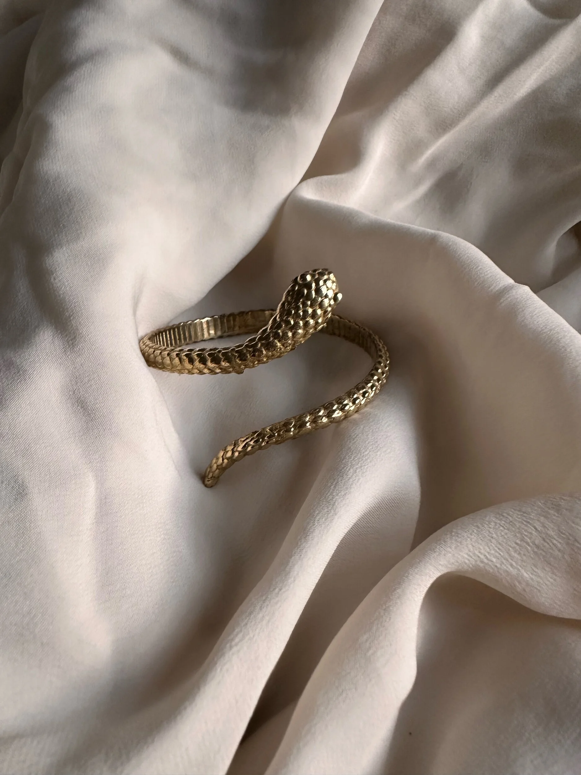 DEB36529-51DB-4B78-BEF7-BA06AC61BF92