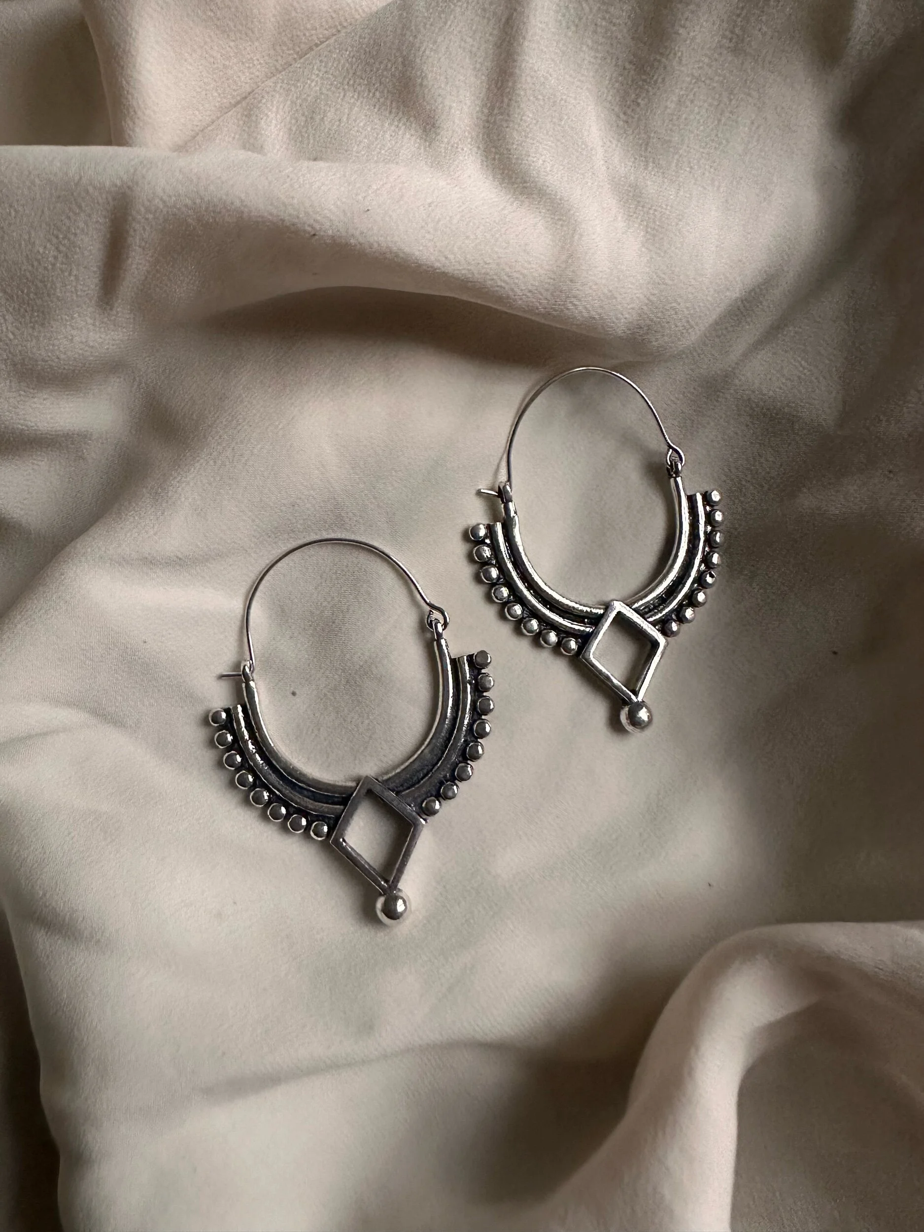 16A73B4F-64A4-40B8-867F-881EAF6C61E8