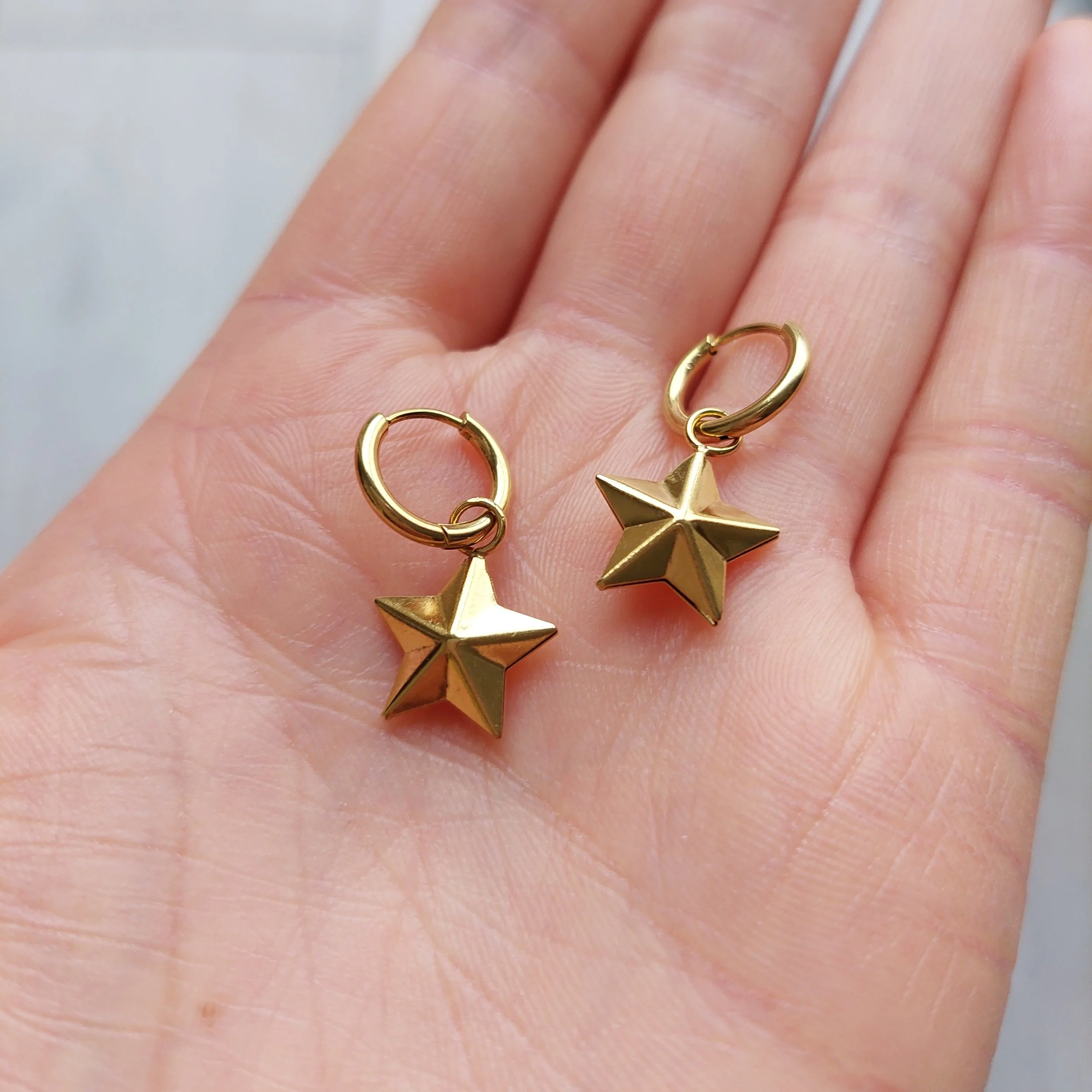 Sample - Star Charm Huggie Earrings - Gold