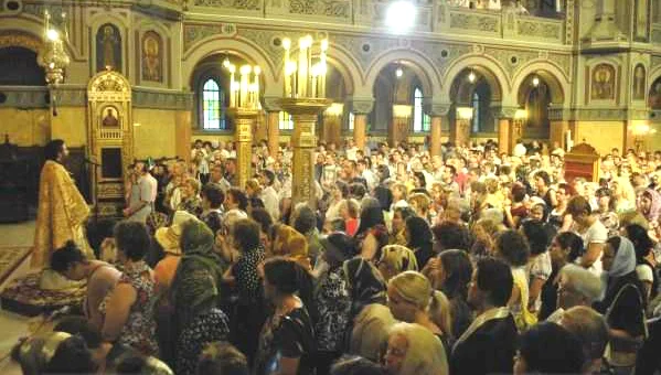 Worship slujba-cathedral.jpg