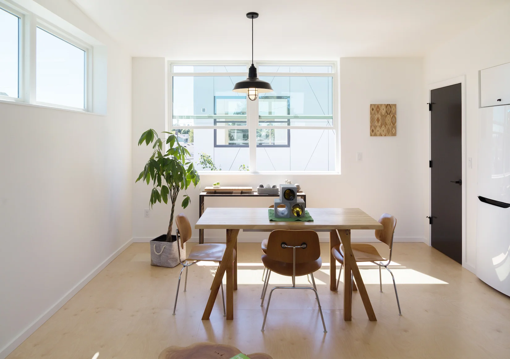 WC-STUDIO-PROSPECT-DINING-ROOM-PLYWOOD-FLOORS-INDUSTRIAL-PENDANT.jpg