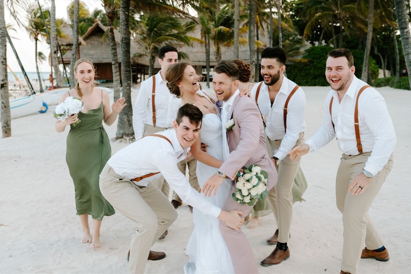 When the wedding party is in for a good time 😎

#giuliamoltisantiphotography #destinationwedding #destionationweddingphotographer #mexicowedding #barcelomayapalace #barcelomayatropical #barcelomayatropicalwedding #beachwedding #weddingparty #funwedd