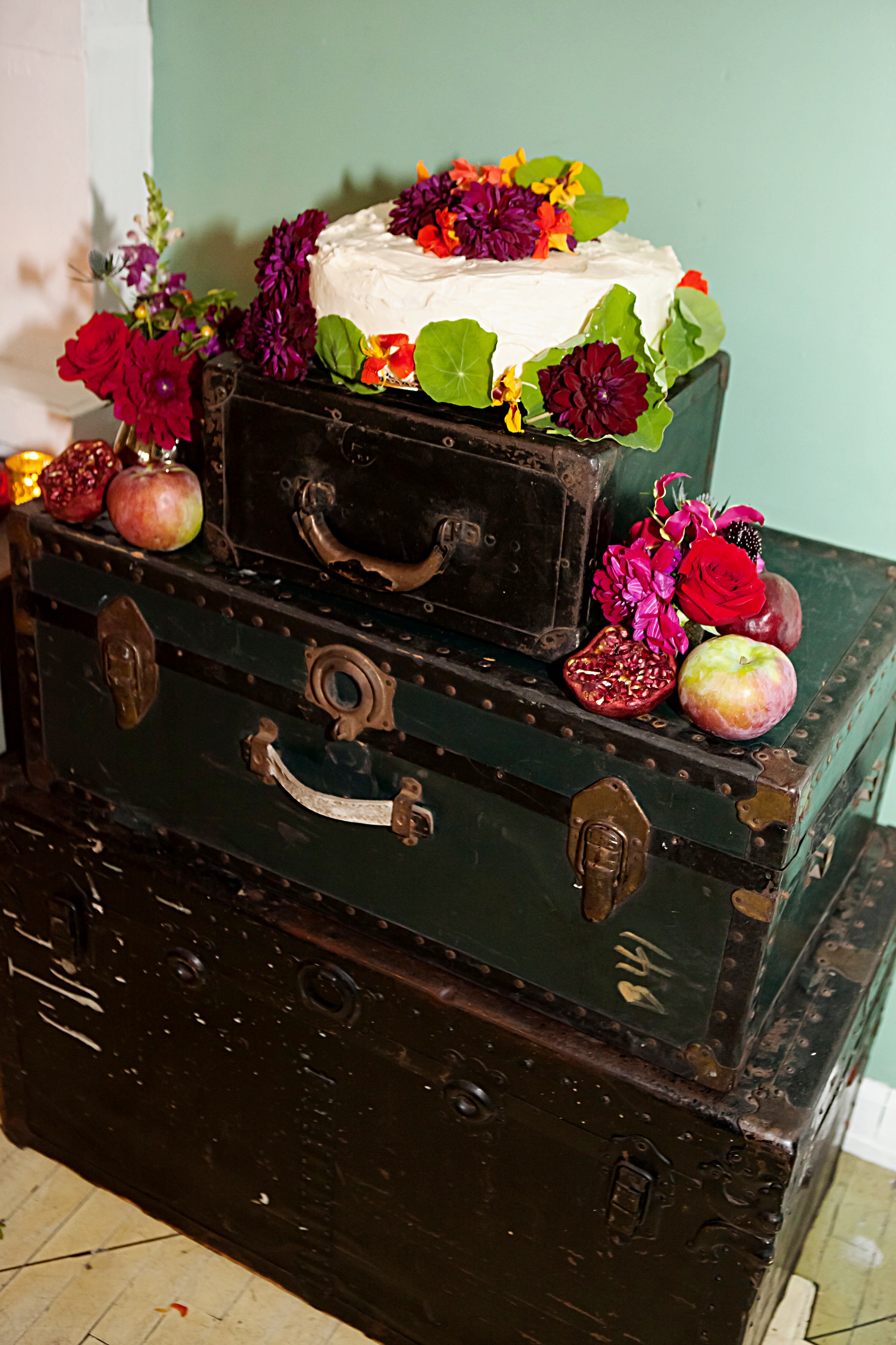 cake on trunk.jpg