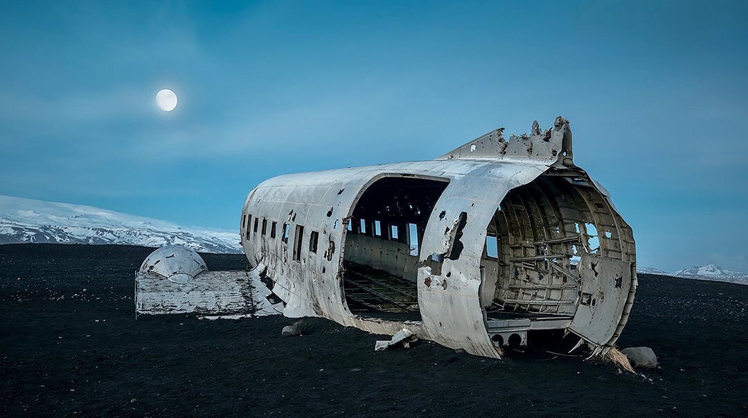 &ldquo;Fly Me to the Moon&rdquo;. Aircraft wreck on black beach Iceland. 
#visiticeland #stunningiceland#icelandimages #icelandair#icelandphotography