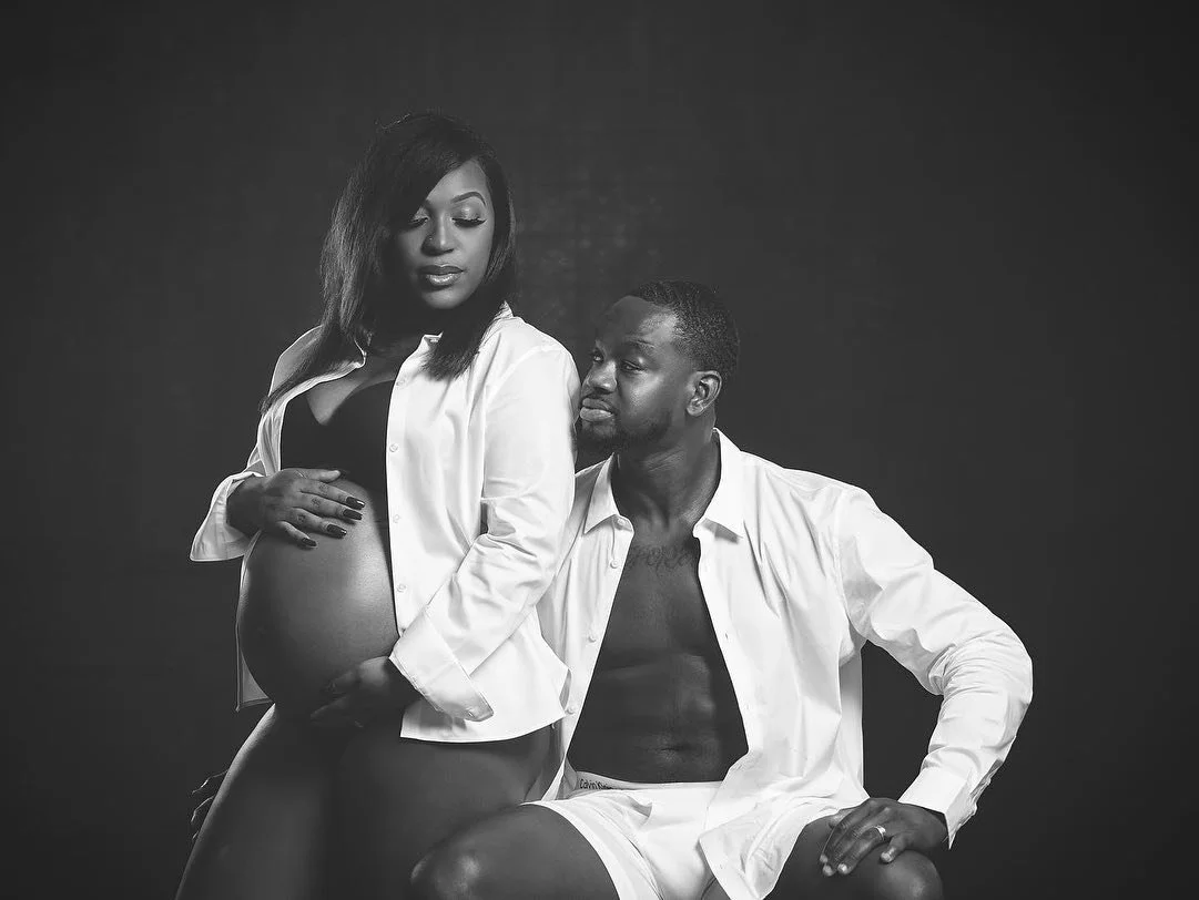 Black &amp; White or Color? 

#cincinnatimaternityphotographer #cincinnati #ohiomaternityphotographer #kentuckymaternityphotographer #happycouple #8monthspregnant #couplegoals #babyonboard