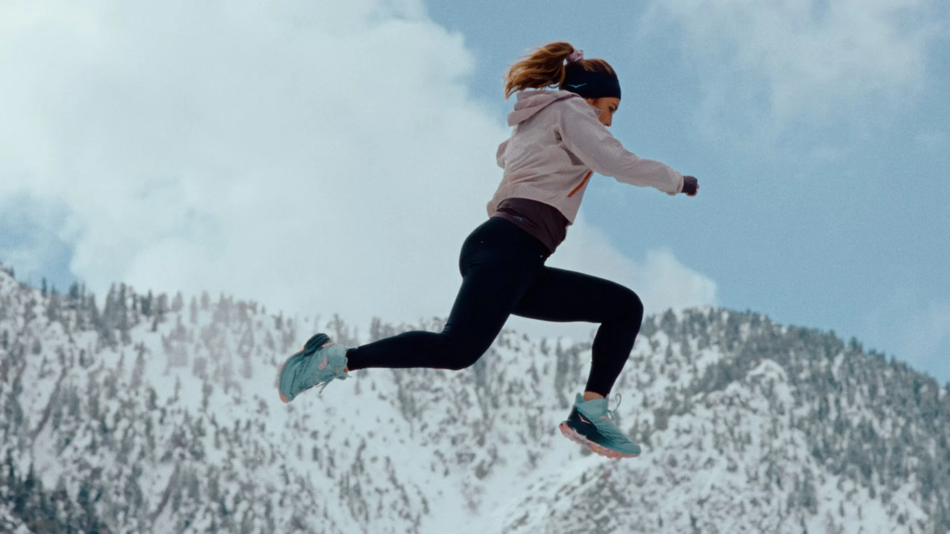 HOKA__FlyHumanFly.mov.01_00_37_00.Still001.jpg