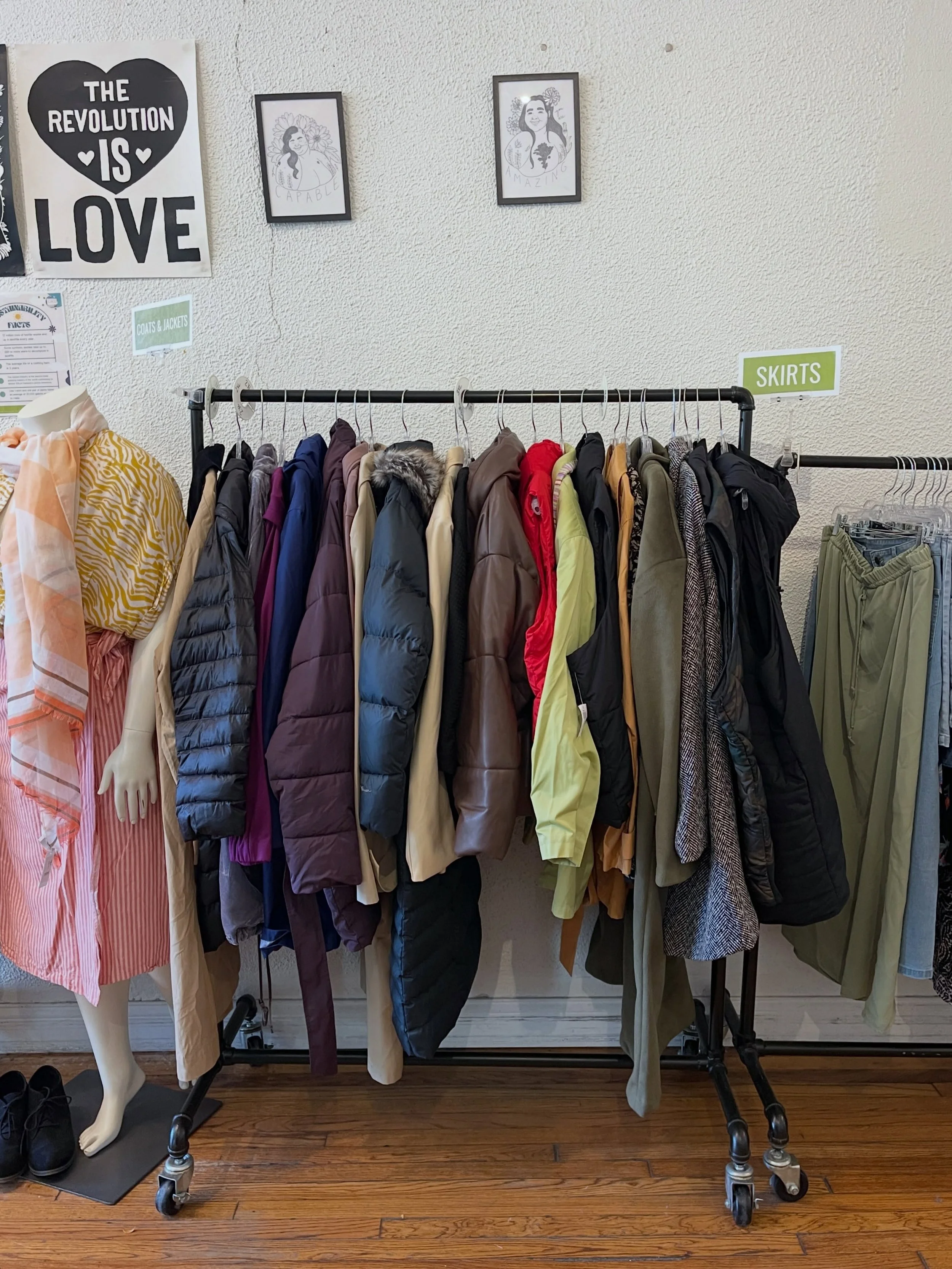 it&rsquo;s chilly! our coat and jacket rack is full of fun and different styles. and always plus-sizes! 1XL to 5XL! Cake can help you keep you cozy this season 😊🧥