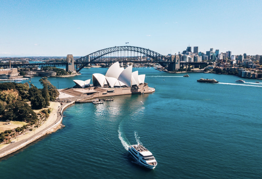 An illustrative view of Sydney harbor