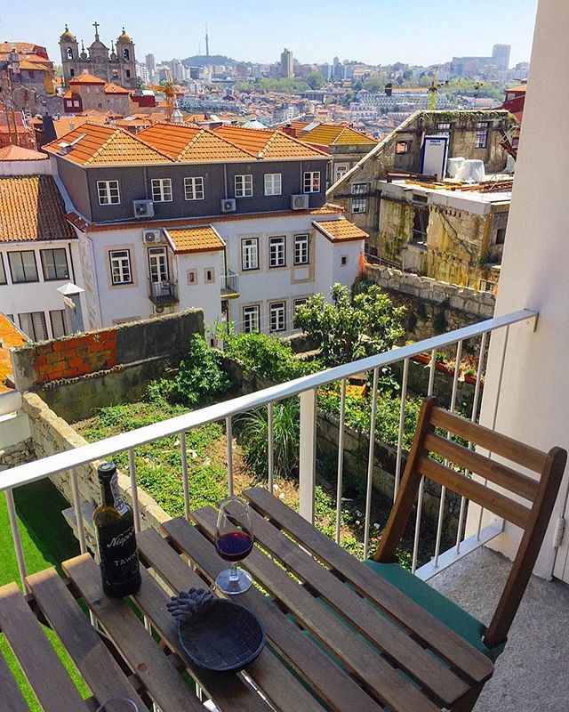 The view from our Porto @airbnb 😍
