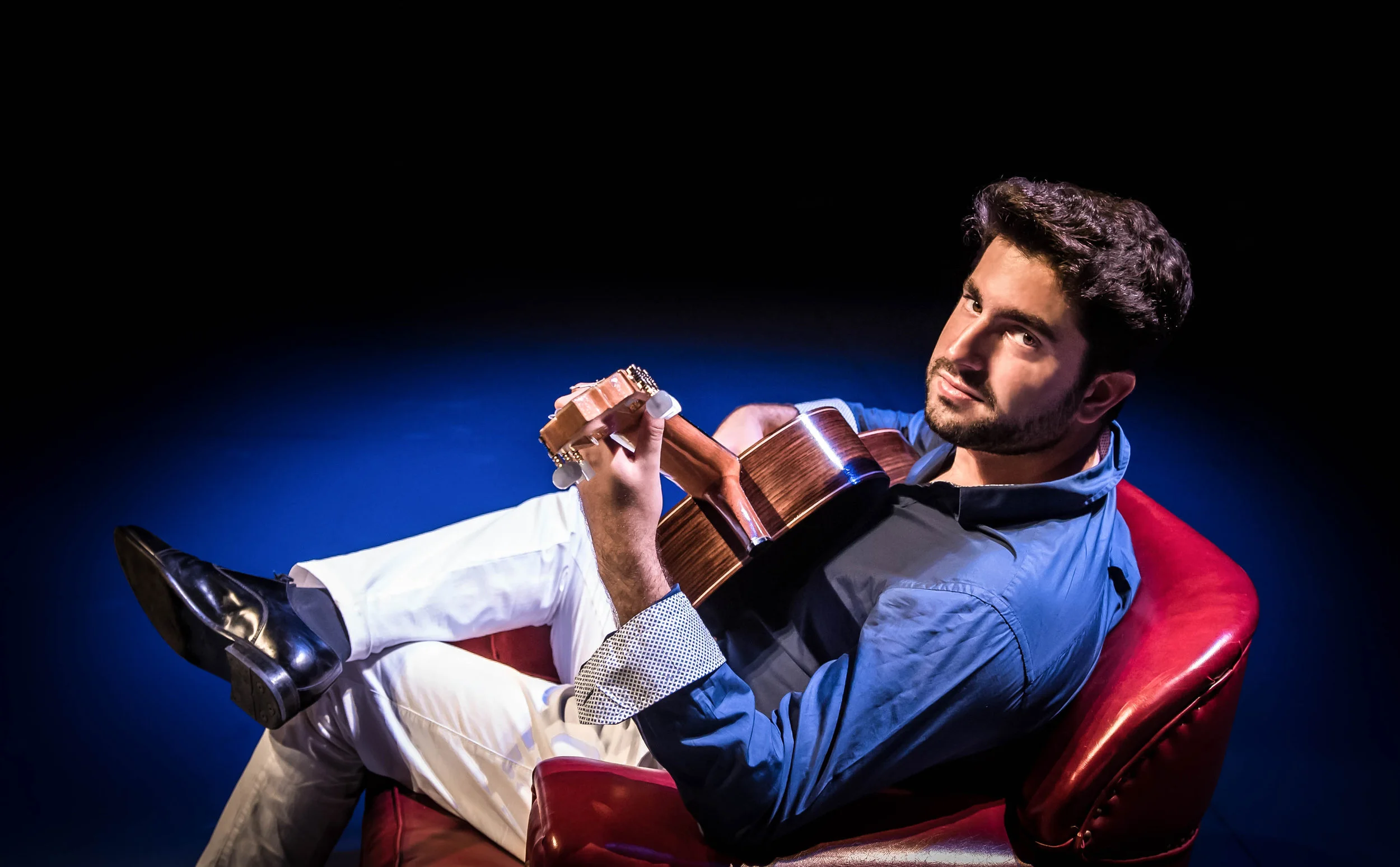 Rafael Aguirre, guitar