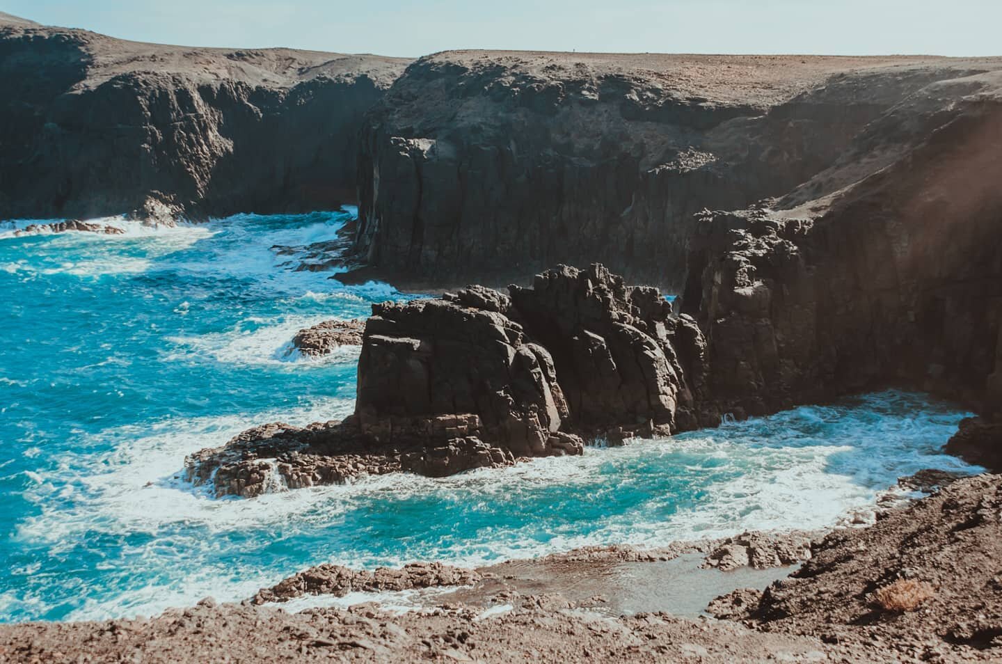 Love adventures? Fuerteventura has many wild parts. You never stop to explore and discover new places on this island.
Quieras aventuras?  Fuerteventura tiene muchas partes salvajes.  Nunca te paras a explorar y descubrir nuevos lugares en esta isla.
