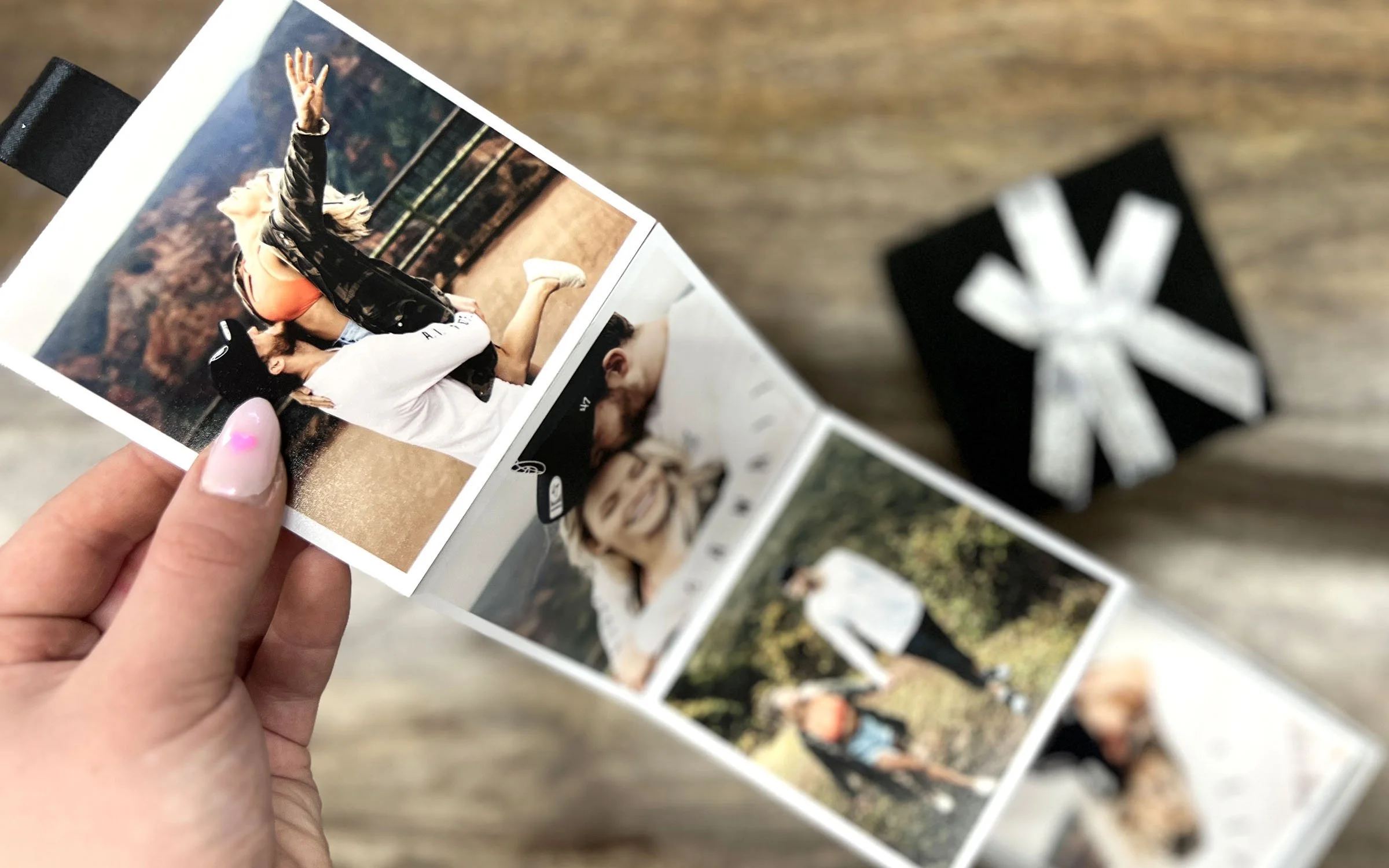 DIY Pull Out Accordion Photo Box
