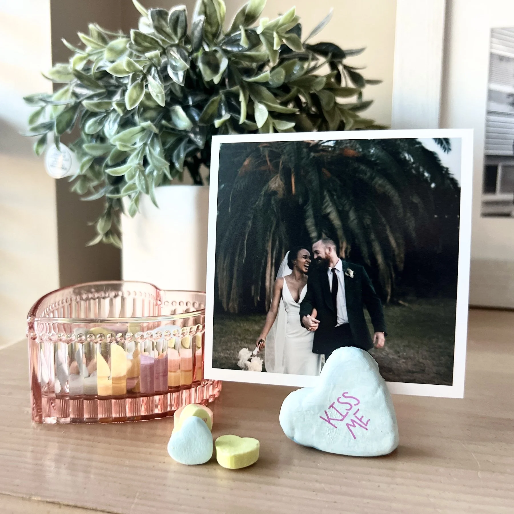 DIY Magnetic Photo Frames for the Fridge