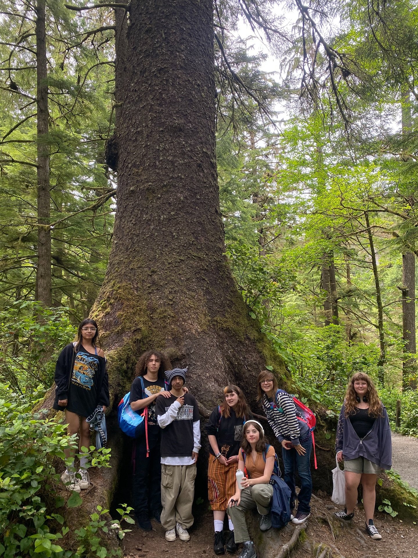 We enjoyed a sunny day at Short Sand Beach. 🌊We splashed in the tide, dug holes, roasted marshmallows and explored tide pools.

#CultureSeed #Nonprofit #Giveback #ShortSandBeach #Outdoors #MentalHealthandOutdoors