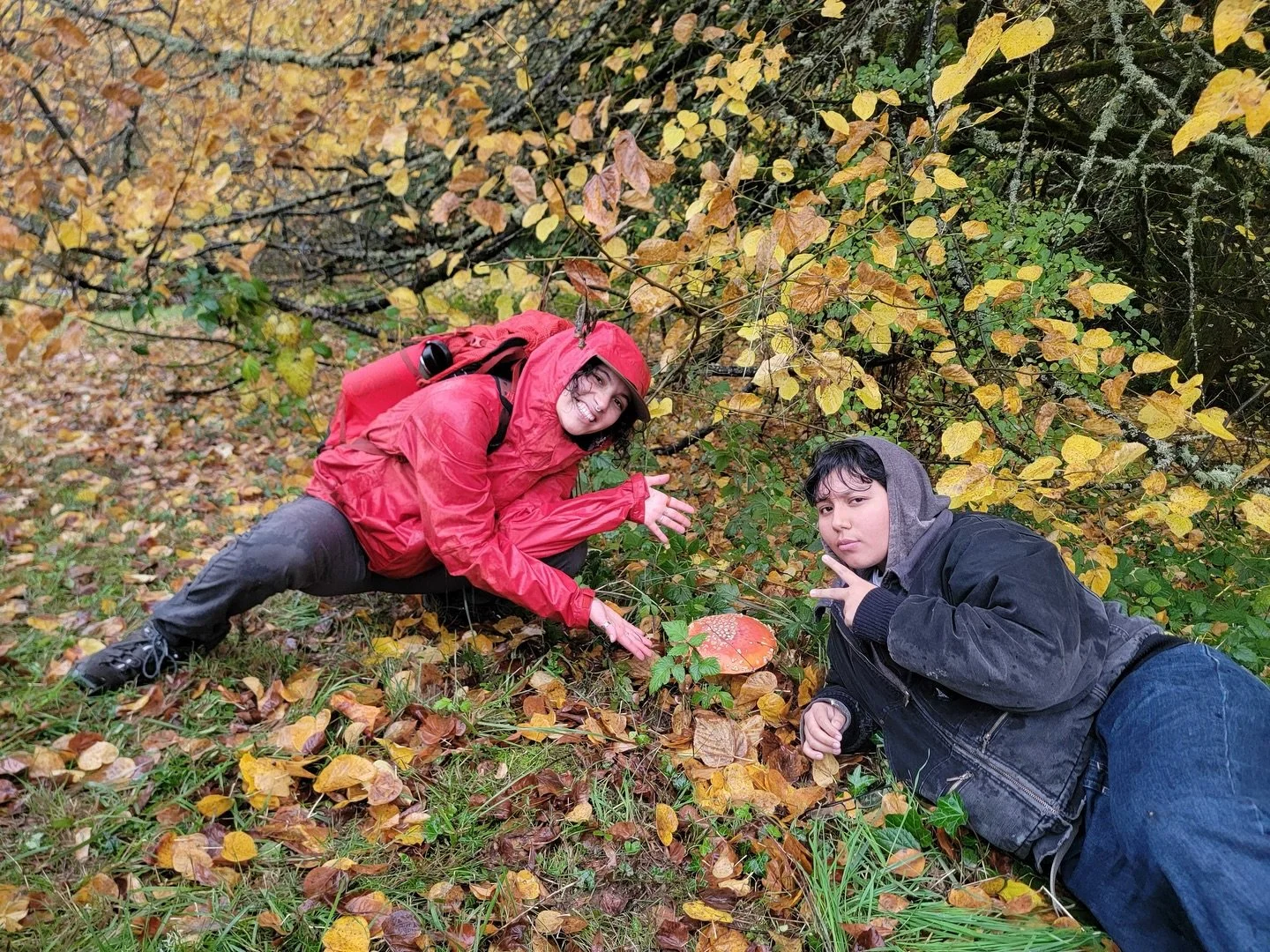 Rain or shine, 17 of our youth showed up with smiles for our first fall outing at Portland&rsquo;s beautiful Hoyt Arboretum in Forest Park. After soaking in the colorful fall foliage, we warmed up with cozy hot cocoa and pizza for lunch the perfect w