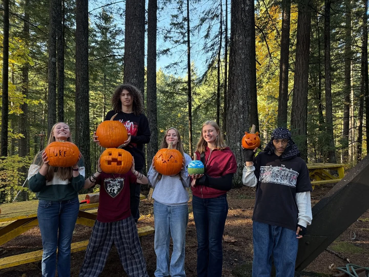 🎃✨ Our peer circle groups got into the fall spirit this week with some pumpkin carving fun! 🍂 There are so many artists, every pumpkin was a masterpiece! 

Wishing everyone a happy weekend ,enjoy the cozy vibes, have fun, and stay safe! 💛 

#Youth