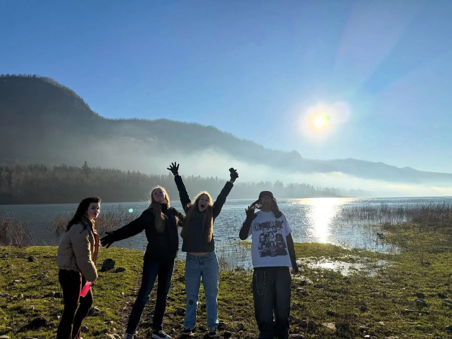 Bundled up to enjoy some pizza in the winter sun at Doetsch Day Use Area for Skamania&rsquo;s first group of the new year! 

Looking forward to another year of exploring 😊🎉 

#Doetsch #CultureSeed #GorgeNonprofits #GetOutside  #TheGorge