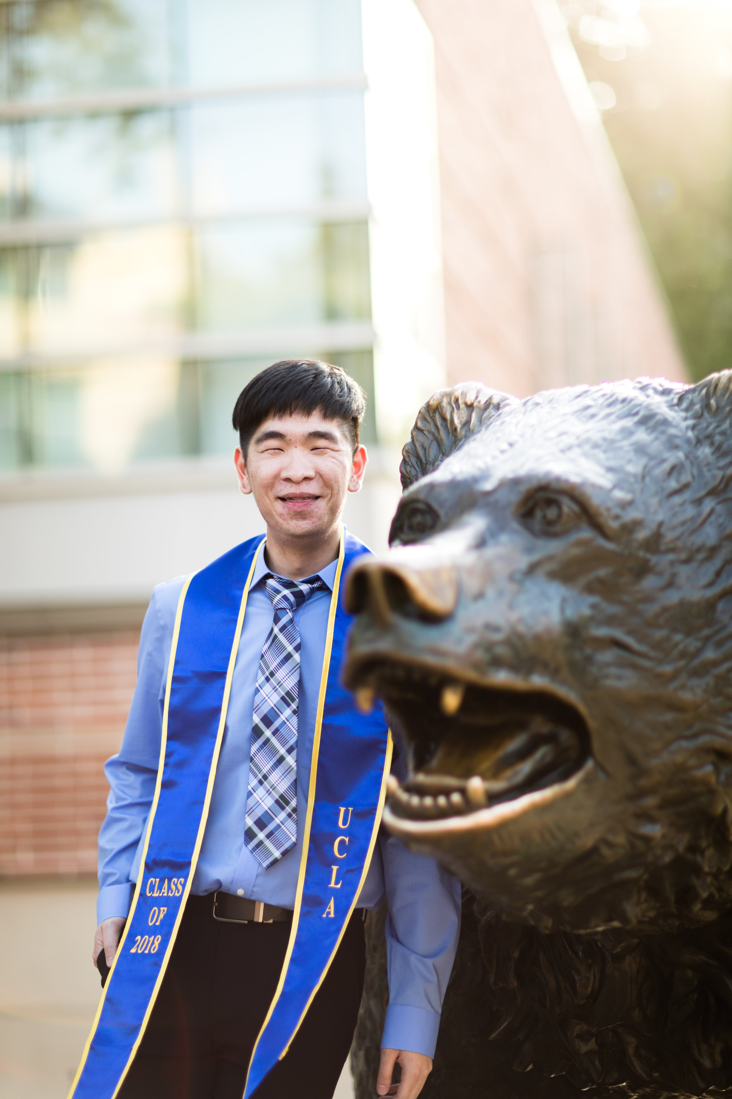 los-angeles-ucla-senior-graduation-portraits-bruin-bear-beautiful-light