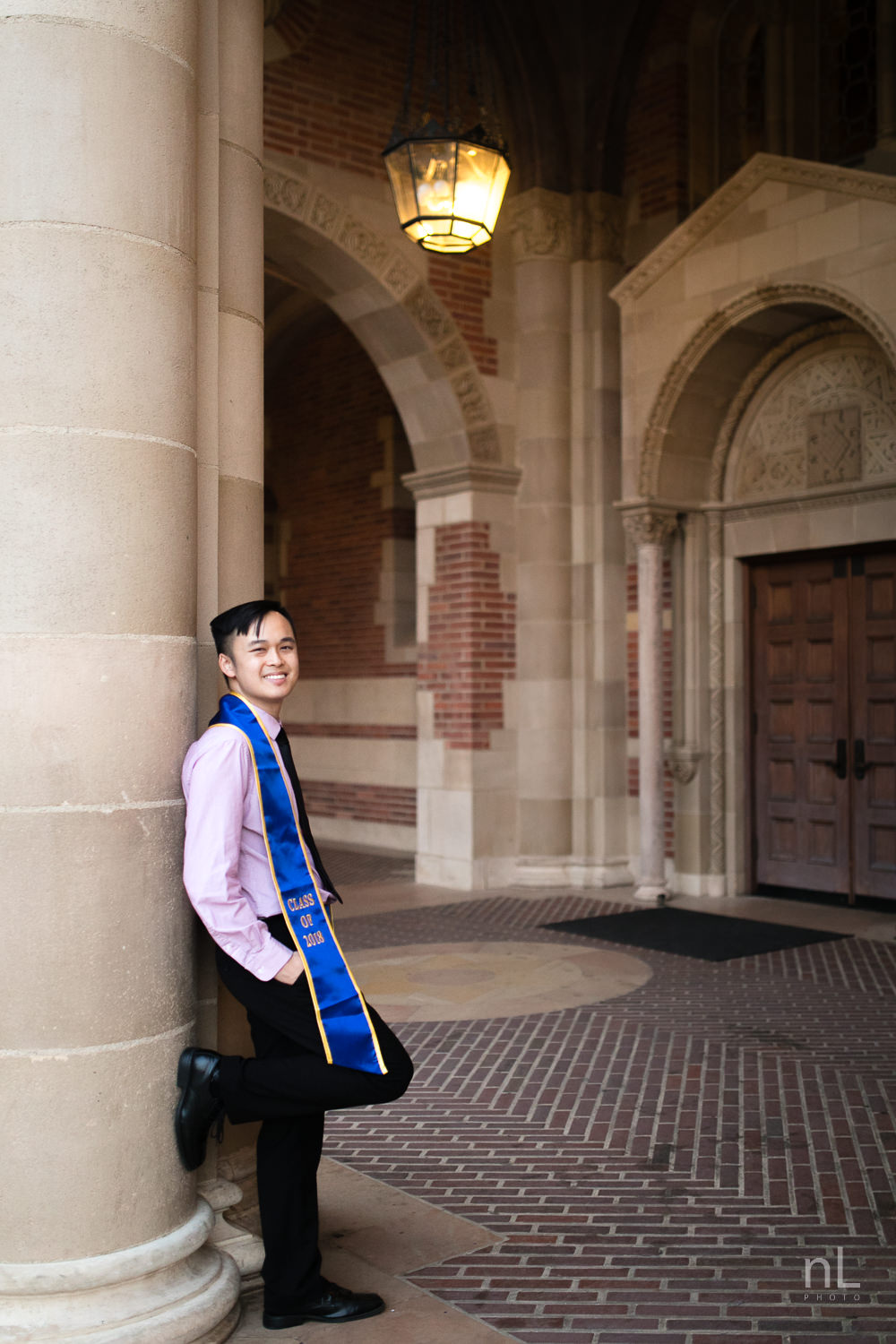los-angeles-ucla-senior-graduation-portraits-royce-hall-doors-and-pillars