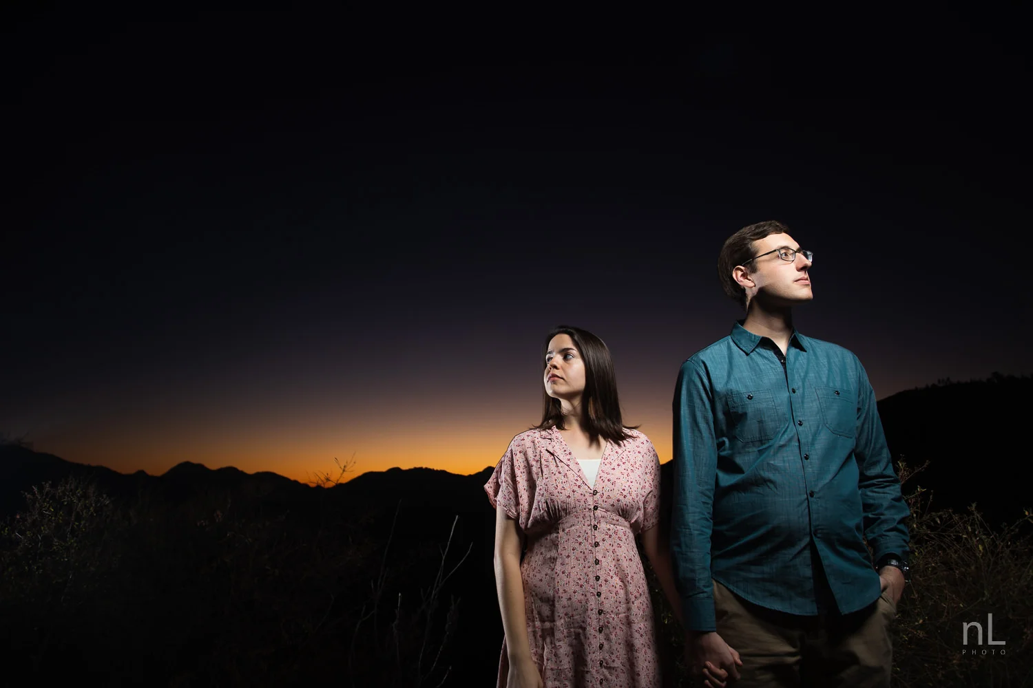los-angeles-national-forest-engagement-photography-couple-at-dusk-epic-flash