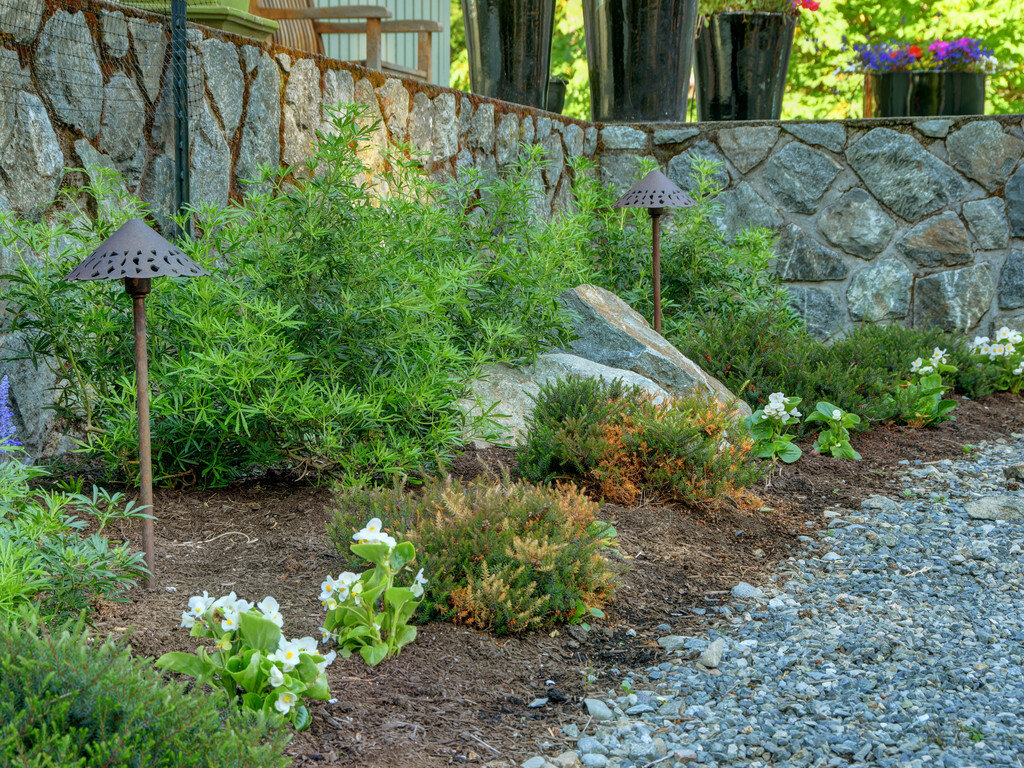 2-rock-wall-ground-cover-outdoor-lighting.jpg