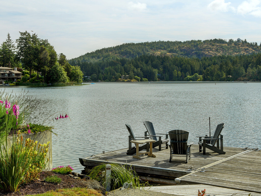 lake-view-house-dock-outdoor-furniture-angels-fishing-rod.jpg