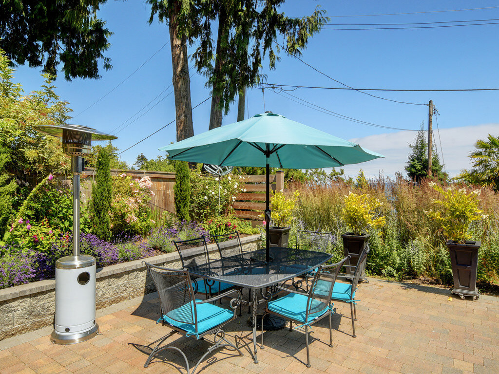 salvia-lavender-provence-outdoor-patio-dining-heater.jpg