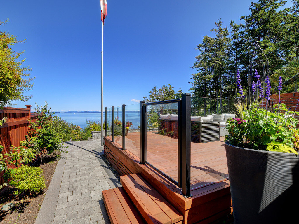 ocean-view-patio-potted-garden-abbotsford-wallscape-granite-cynderblock-wall-retaining-wall-pavers-pathway.jpg