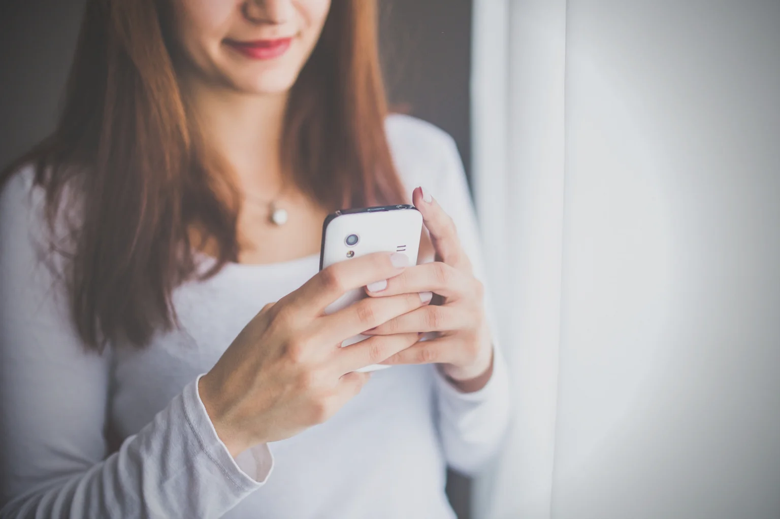 Woman Texting-vignette.jpg