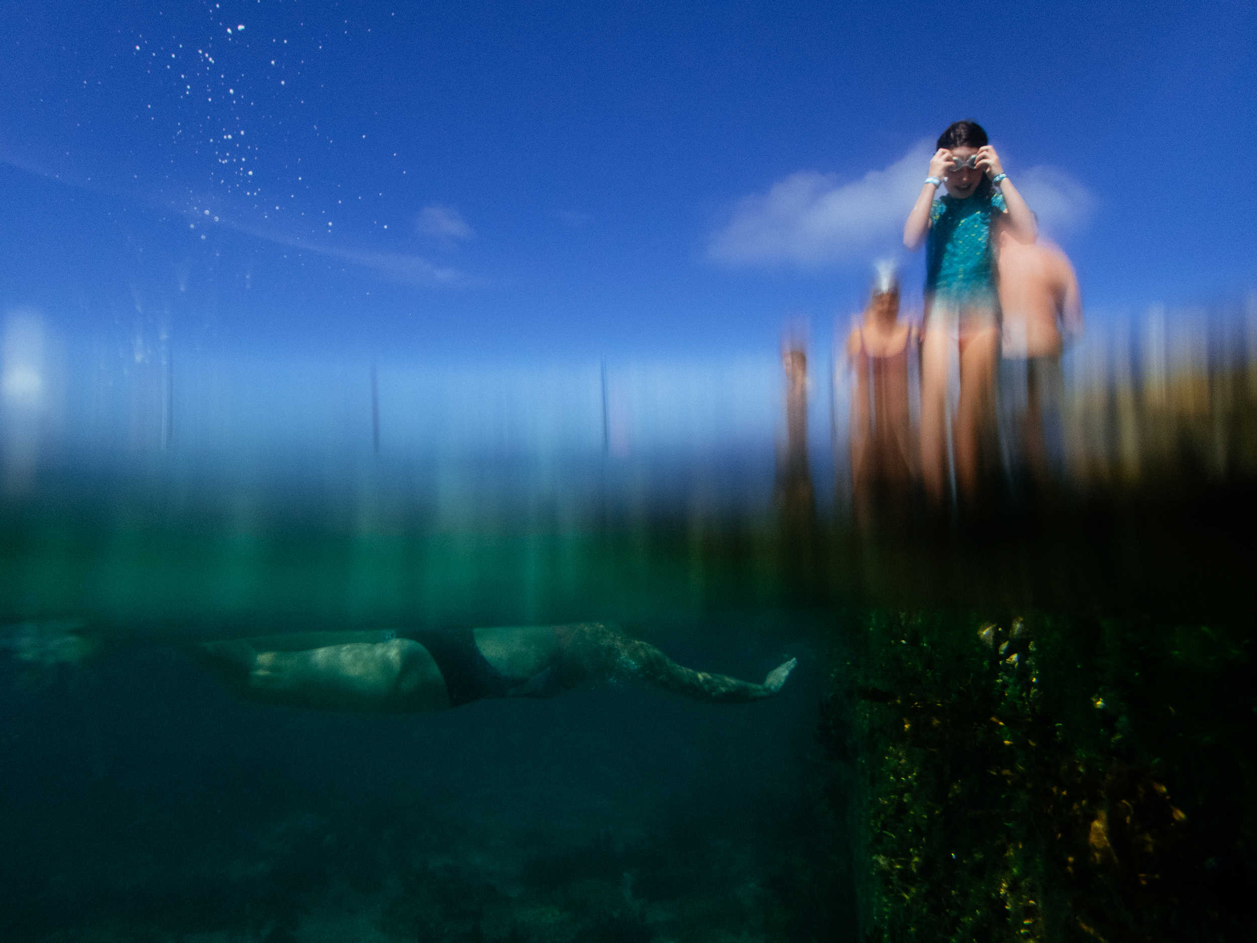 rachael_willis_australian_street_photography_sydney_underwater_above_and_below_wylies_baths_coogee_06.jpg