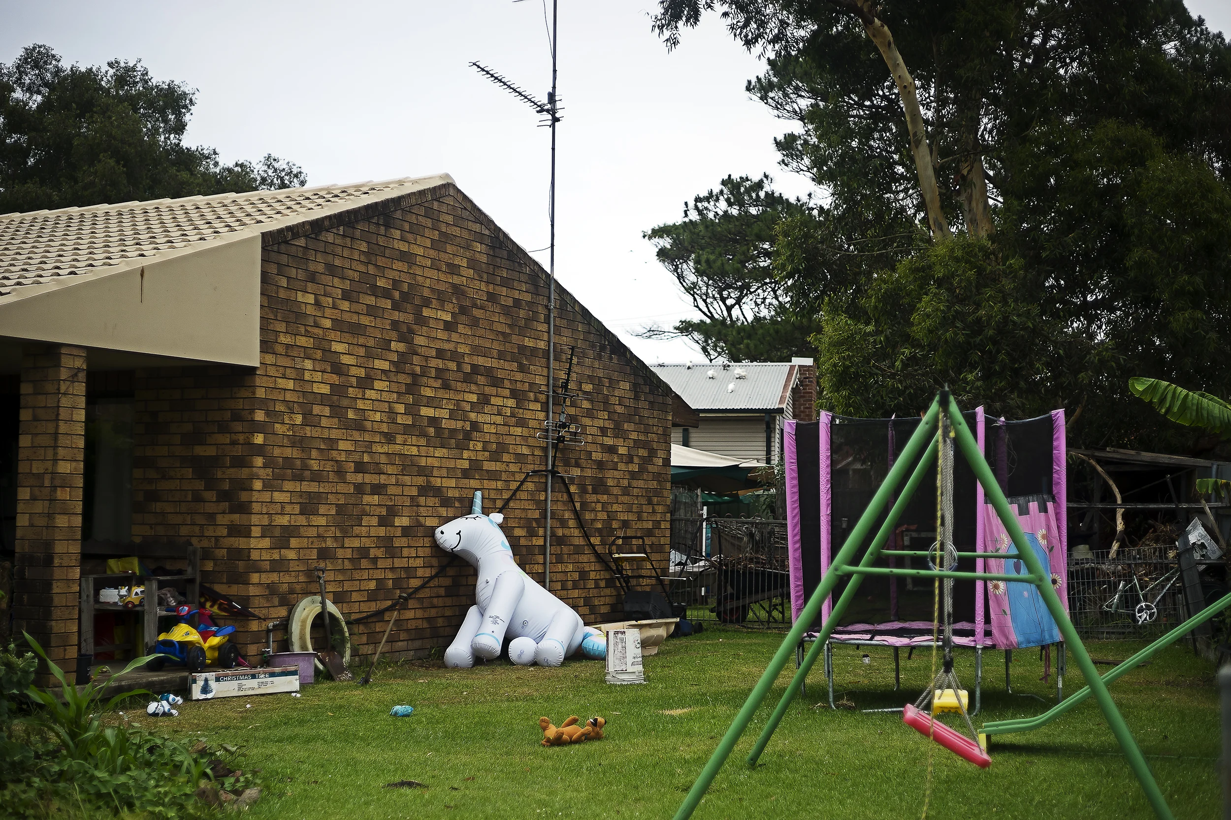 020_didi-s_gilson_australian_street_photography_unicorn-somebackyard_hazyday_2019_newyear.jpg