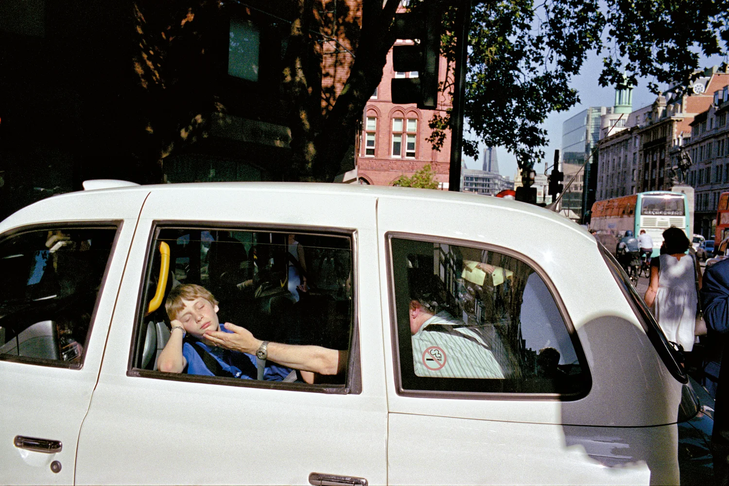 MATT STUART_PHOTOGRAPHER_STREET_COLOUR_LONDON_15.jpg
