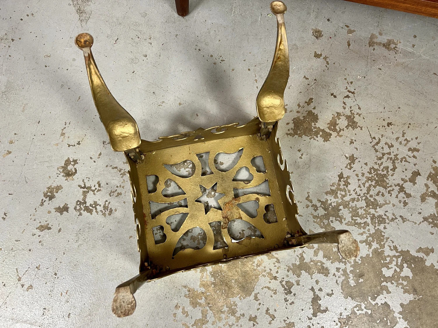 Antique Brass Fireplace Trivet / Footman — Kubisak Modern Design