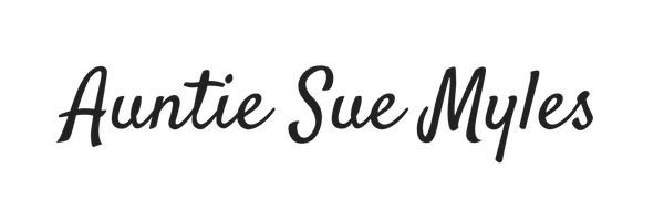 Auntie Sue Myles signature.png