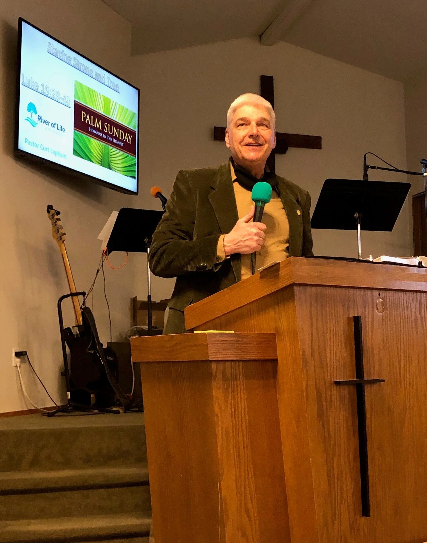 Pastor Curt Lapham Palm SUnday.jpeg