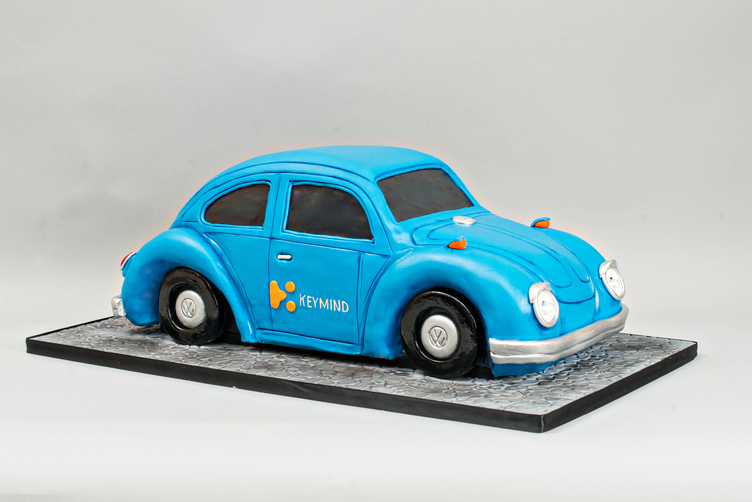 Volkswagon-Beetle-Car-Cake-Blue-Lace-Cakes.jpg