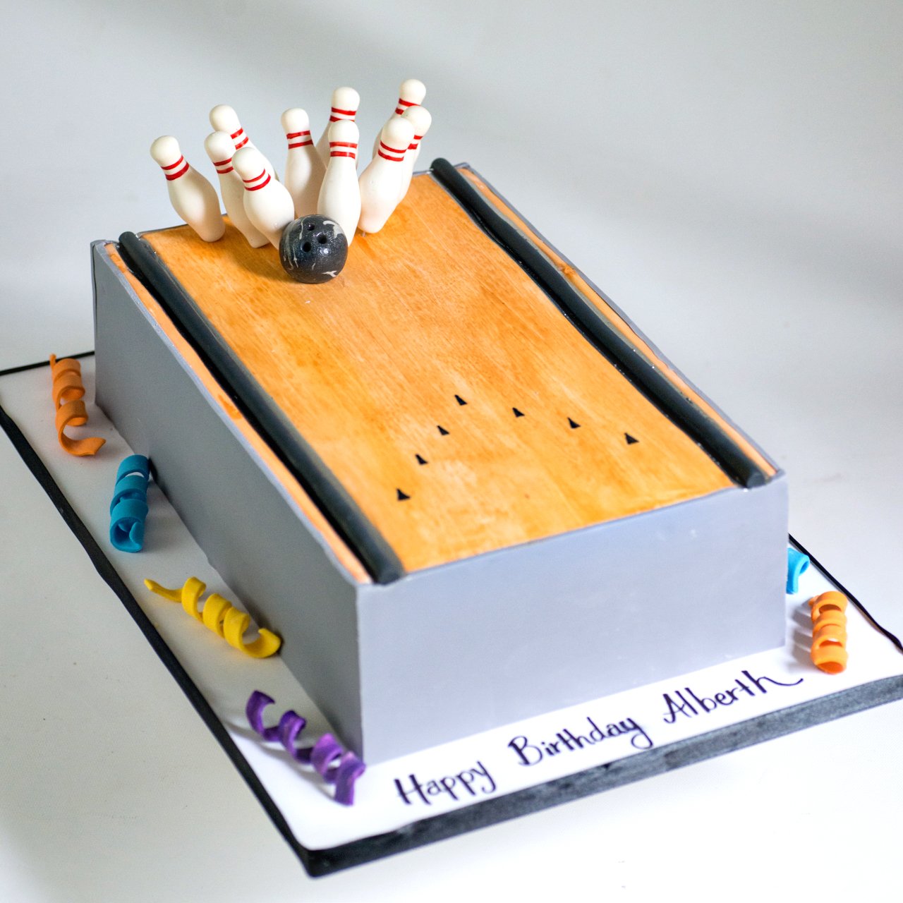 Bowling Birthday cake