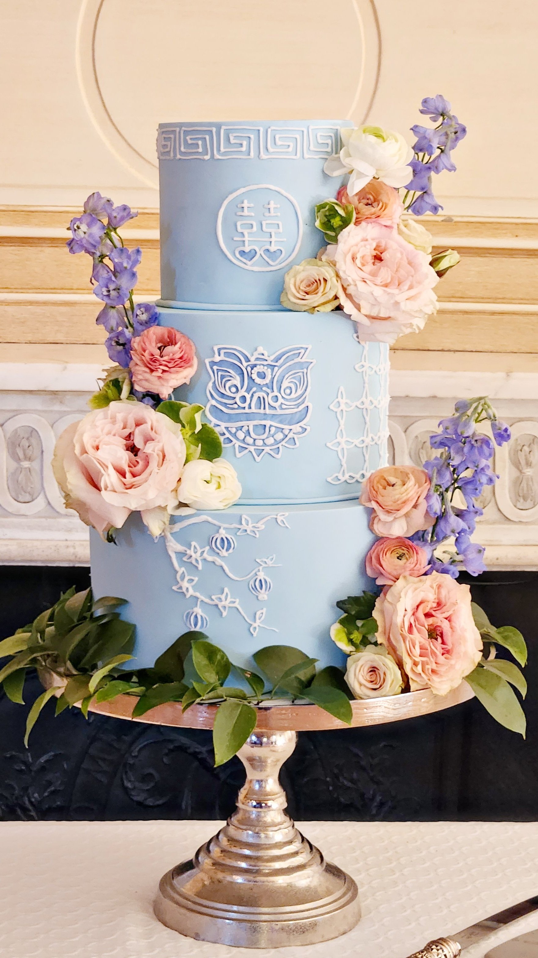 chinese+lion_double+happiness_wedding+cake_+Blue+Lace+Cakes+1.jpg