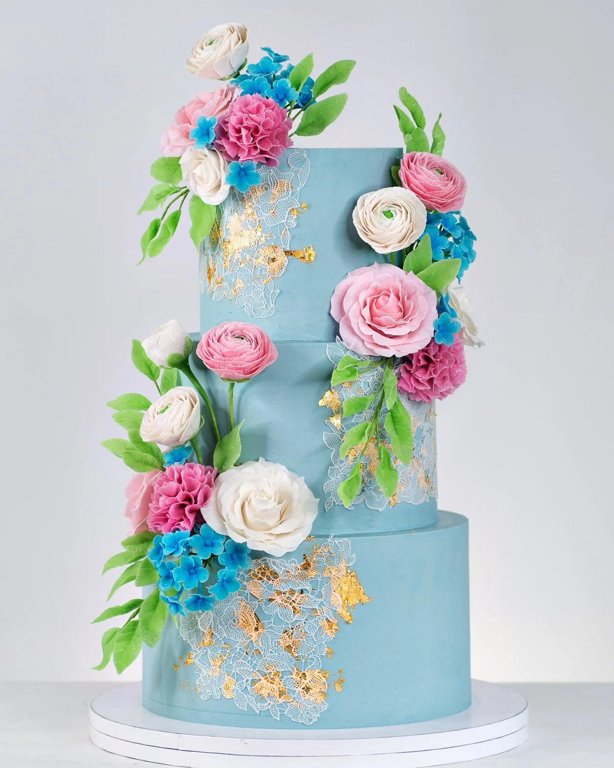 ranunculus_dusty blue_sugar flower wedding cake_Blue Lace Cakes-100.jpg